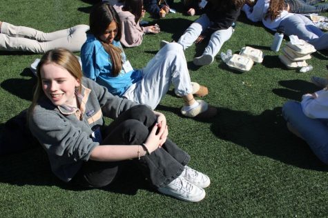 Sophomores Ava Macnamara and Ella Taclas enjoy lunch.