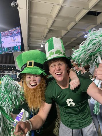 SBO Spirit Commissioners Roisin Gaffney ‘23 and Jay Murphy ‘23 reppin Irish Pride ☘️?