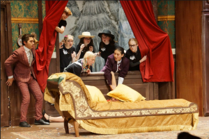 Freshmen Perspective of The Play that Goes Wrong