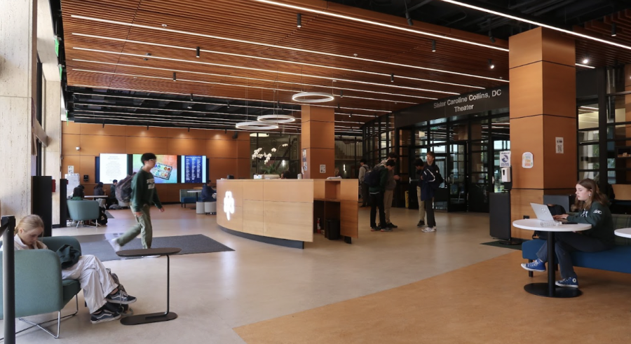 De Paul Lobby:
“It’s nice and warm there; [it] gets kind of cold on Lasalle" (Jaiden Fong ‘25). 