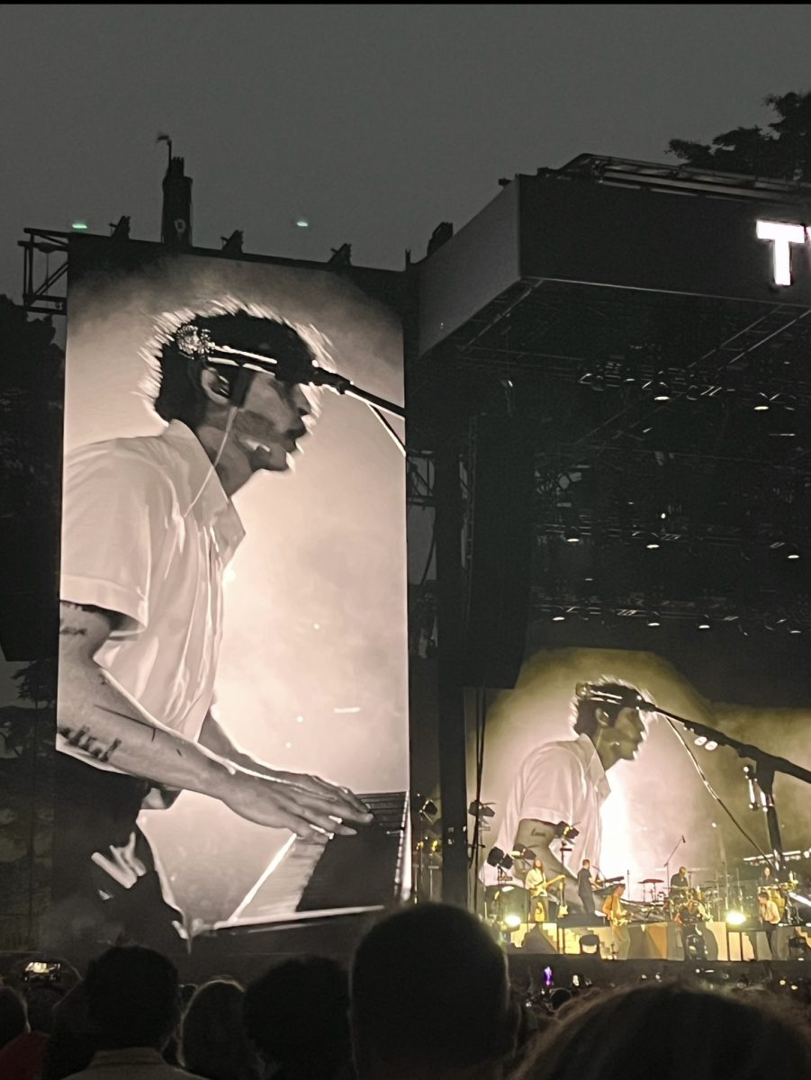 Lead singer of The 1975, Matt Healy, playing the piano during their Outside Lands set. (Meghan Zhang ‘24)

