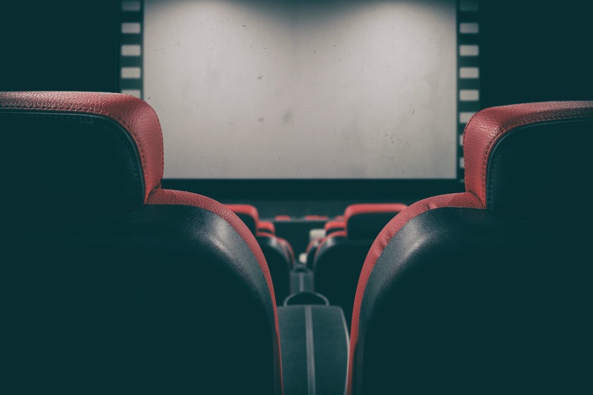 A movie theater. (Provided by Bru-nO from Pixabay)